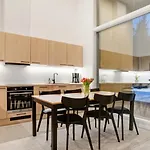 Nordic Wooden House Apartamento