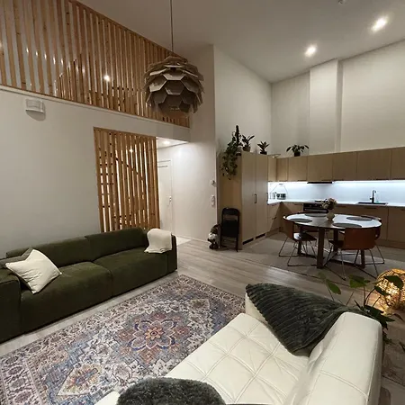 Nordic Wooden House * 罗瓦涅米